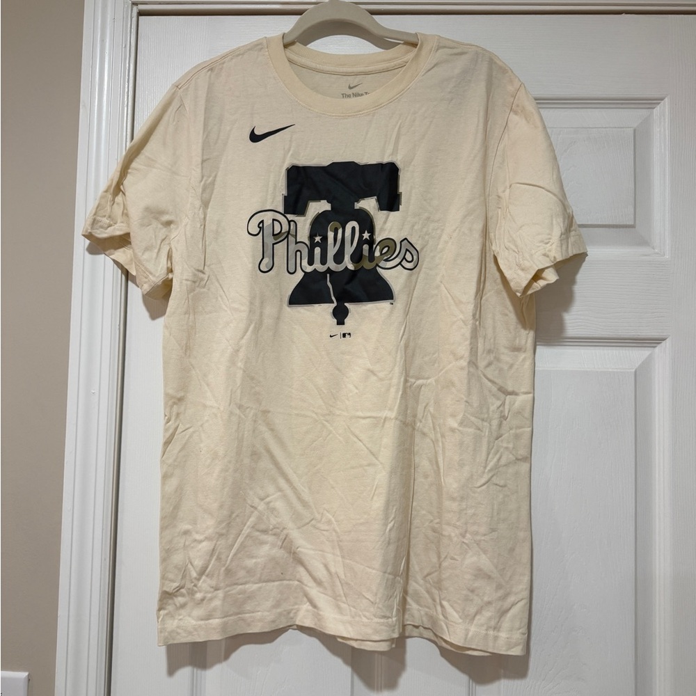 MEN’S NIKE CREAM PHILADELPHIA PHILLIES CAMO LOGO T-SHIRT - L